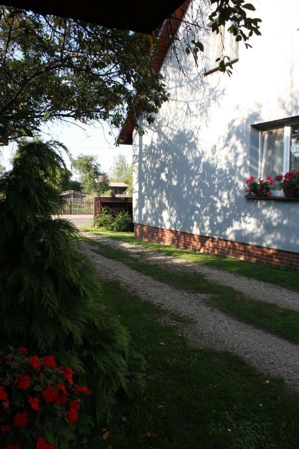Pod Modrzewiem Pogorzelce Exterior photo